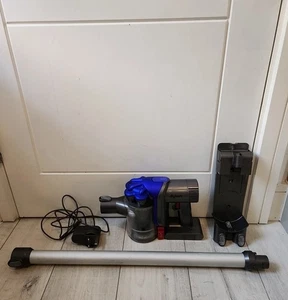 Dyson DC35 Type B Stick Aspirapolvere Grigio e Blu Senza Fili Senza Sacco Leggero - Foto 1 di 14
