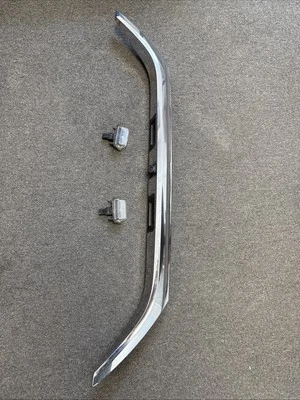 Toyota Camry 2015 2016 2017 puerta trasera moldura cromada con cámara OEM Foto 1 de 4