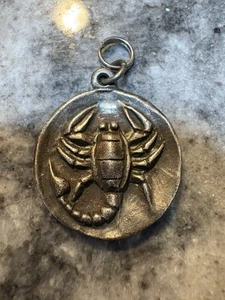 James Avery Silber Skorpion Sternzeichen Charm Groschengröße im Ruhestand - Bild 1 von 2