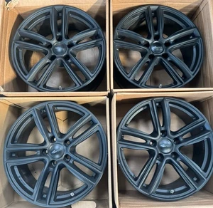 4x RCDesign RC27 8 X 18 pulgadas LK 5 X 120 ET 40 negro Opel MG Saab Chevrolet - Imagen 1 de 15