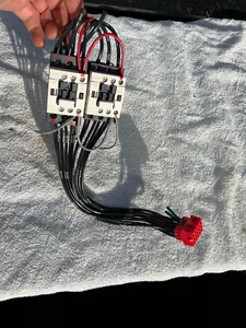 *LOT {2 +} SCHNEIDER *CHILLER* CONTACT BLOCKS {1} LC1 D25 & LC1 D09; {2} LAD4RCU - Picture 1 of 8