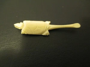 WATER BUFFALO BONE VTG ANTIQUE MICRO MINI SPOON SEA TURTLE TORTOISE CHARM-NEW - Picture 1 of 4