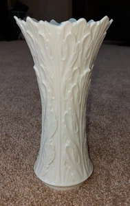Lenox Elegant 8.5" Cream Porcelain Woodland Vase Collection Raised Leaves - Picture 1 of 5