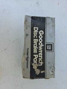 NEW OEM Genuine GM Rear Brake Pads 12321443 Buick Chevy Olds Pontiac Regal  - Picture 1 of 5