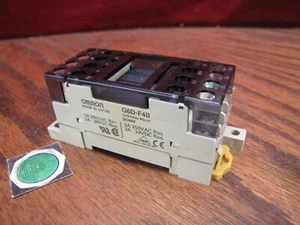 Bloque de relé de terminales OMRON G6D-F4B con 4 relés de estado sólido G6D - Imagen 1 de 4