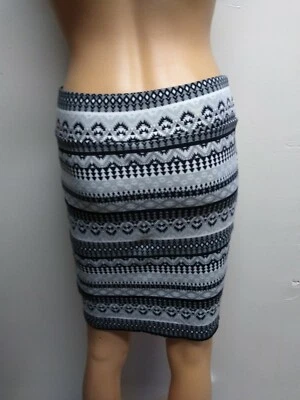 Falda lápiz juvenil LuLaRoe elástica negra gris blanca patrón floral talla 14 Foto 1 de 4