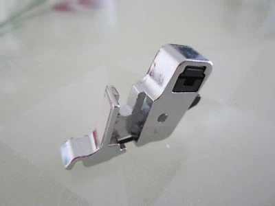 HERMANO * SOPORTE PARA PIE PRENSATELAS / VÁSTAGO BLOQUEO BEBÉ * CE CS LS NV PC PS XR Innov-ís  Foto 1 de 2