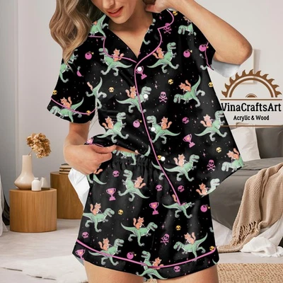 Conjunto de Pijama Funny Cat Riding Dinosaur – Roupa de Dormir Feminina Bonita - Imagem 1 de 3