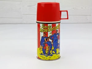 Vintage 1971 The Harlem Globetrotters Metall Thermoskanne #2854 rot Top LESEN - Bild 1 von 3