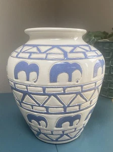 VINTAGE STUDIO KERAMIK VASE WEISS MIT BLAUEN ELEFANTEN GEOMUSTER URNENFORM 19cm - Bild 1 von 12
