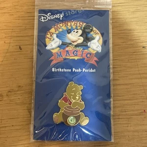 Disney Store 12 Months Of Magic Birthstone Pooh Peridot Pin August - Picture 1 of 2
