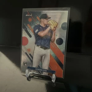 2025 Topps Finest - Common Richard Fitts #30 (RC) - Picture 1 of 2