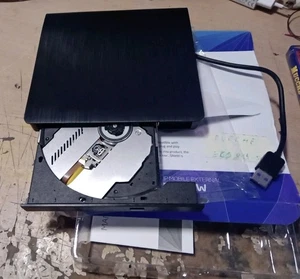 MASTERIZZATORE e LETTORE ESTERNO USB 3.0 DVD/CD/RW per PC / COMPUTER e NOTEBOOK  - Foto 1 di 8