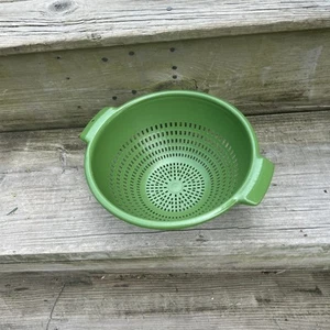 Vintage Villaware Retro Green Plastic Colander Strainer Federal Housewares USA - Picture 1 of 4