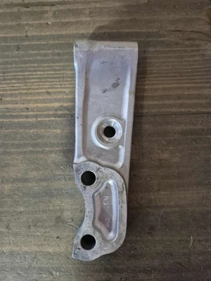 Soporte pinza freno delantero Honda CB500K1A 1972 45115-323-010 Foto 1 de 4