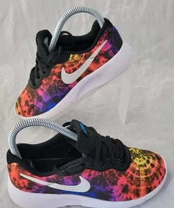 Niki Tie Dye Damengröße 4,5 2 Jugendliche C19927-100 Schuhe Turnschuhe Gehen Laufen  - Bild 1 von 18
