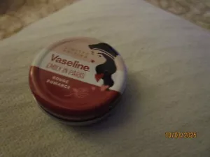 4 X 20g Vaseline Lip Therapy emily in paris Tins Balm Petroleum Jelly - Picture 1 of 1