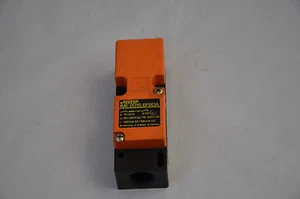 IME2015-BFBOA - IME2015BFBOA - Efector - Proximity Switch Inductive - Picture 1 of 2