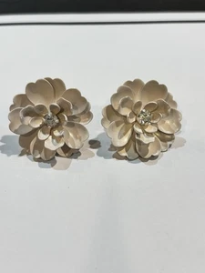 Large Dusty Rose Flower Enamel Post Earrings Dimensional Metal Rhinestone X94 - Picture 1 of 9
