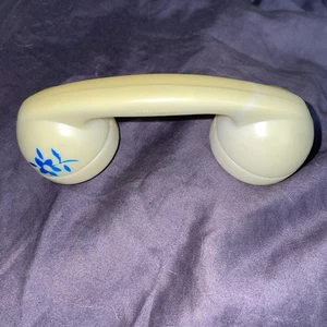 Vintage Baby Spielzeug Rassel Kunststoff Telefon GELB - Bild 1 von 4