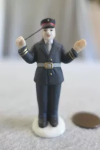 Lefton Ceramic Village 1989 buen samaritano conductor de banda 2,5" Sri Lanka 07329 - Imagen 1 de 7