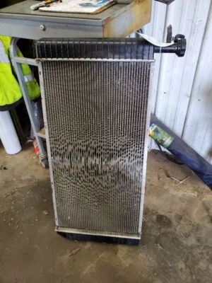 Radiator Fits 09-18 EXPRESS 2500 VAN 284955 - Изображение 1 из 4