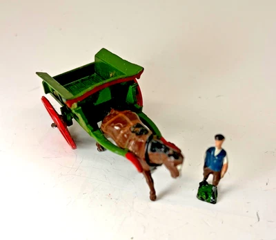 W. BRITAIN LV 605 Lilliput verde/rojo granja FLOTADOR DE LECHE, CABALLO marrón y conductor Foto 1 de 4