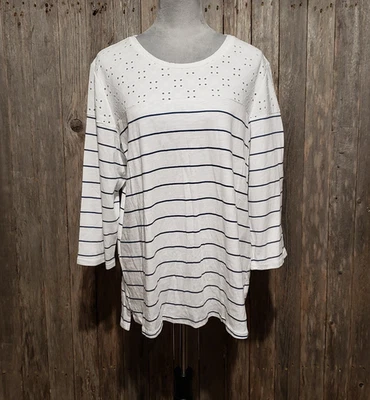 Camiseta Maurices XL Tejida Top Blanco Azul Rayas Manga Larga Ojales Yugo Elastizada Foto 1 de 4