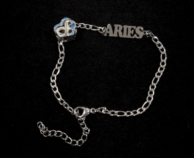 Pulsera de cadena tono plata ARIES con dije de corazón acuático piedra natal de marzo 9 pulgadas Foto 1 de 4
