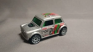Hot Wheels - Morris Mini - Silver Jungle Rally - Tiki Torchers 5 Pack Exclusive - Picture 1 of 7