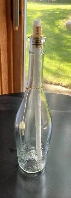 Botella de vino reciclada con antorcha Tiki tapón de latón, tapón de latón y mecha.  ¡Bonito! Foto 1 de 3