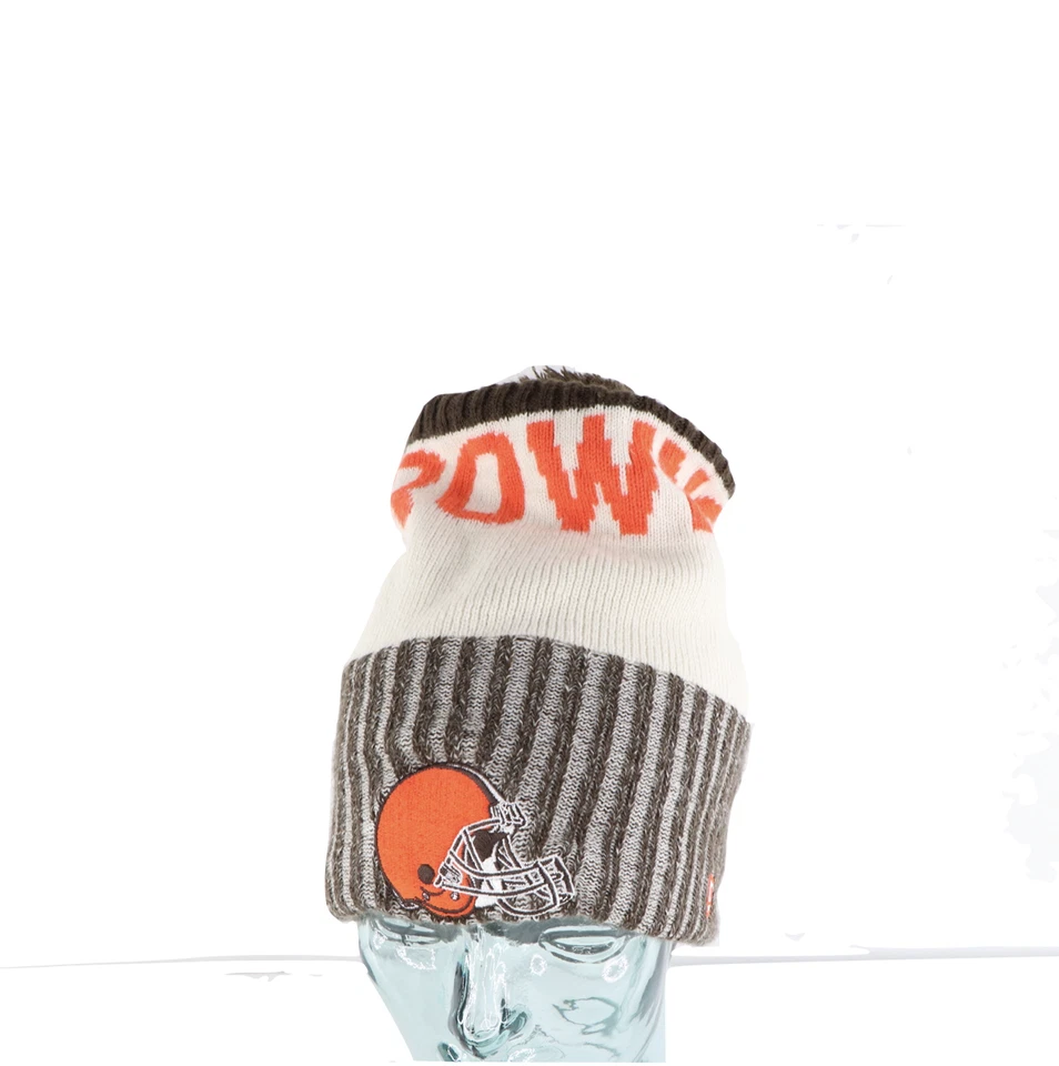 Зимняя шапка-бини New Era Cleveland Browns с футбольным надписью в полоску кепка с помпонами - Изображение 1 из 4