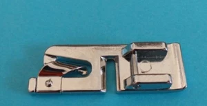 Rollsäumer Fuß für AEG, Privileg, Singer, W6, Pfaff,Viktoria, FIF Nähmaschinen - Bild 1 von 6