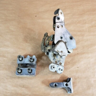 Jaguar MK10 Mark X Original Frente Direita Direita Fechadura de Porta e Striker Conjunto Fabricante de Equipamento Original - Imagem 1 de 4