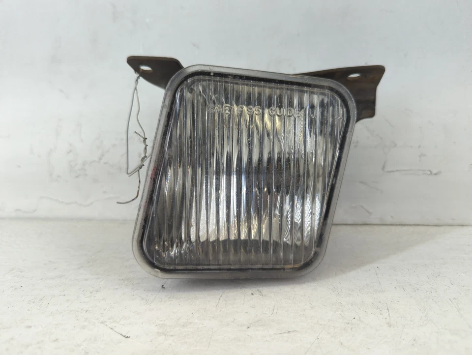 Lâmpada de neblina 1994-1997 Chevrolet S10 driver fabricante de equipamento original esquerdo VZA6G - Imagem 1 de 4