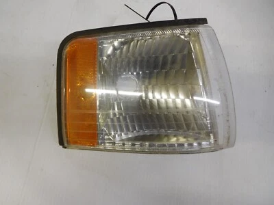 OEM Cadillac Deville Right Turn Signal Cornering Light 16522806 1997 1998 1999 - Image 1 of 3