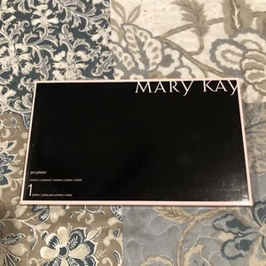 Mary Kay Black PRO PALETTE Unfilled NIB Magnetic Customizable Large Compact - Picture 1 of 3