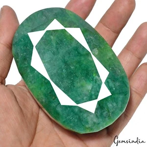 Esmeralda verde brasileña natural de 1800 quilates ovalada facetada tierra extraída enorme gema suelta - Imagen 1 de 7
