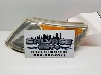 Guardabarros marcador lateral con luz de esquina/estacionamiento montado para 99-00 SAAB 9-5 200126 Foto 1 de 4