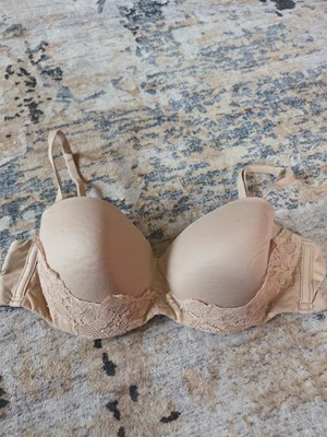 Victoria's Secret Nude Lace Underwire Bra 34C - Image 1 of 3