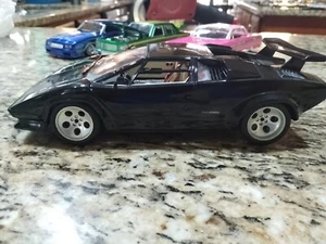 Burago Black 1988 Lamborghini Countach Quattrovalvole #3337 1/18 Die Cast used - Picture 1 of 13