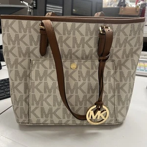 Michael Kors Signature Bag Jet Set Item Medium Top Zip Snap Pocket Tote Bag - Picture 1 of 8