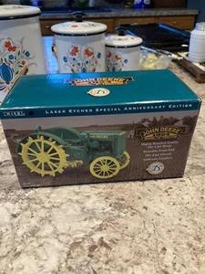 ERTL JOHN DEER 1924 MODEL D TRACTOR ANNIVERSARY EDITION 1/16 SCALE DIE-CAST - Picture 1 of 10