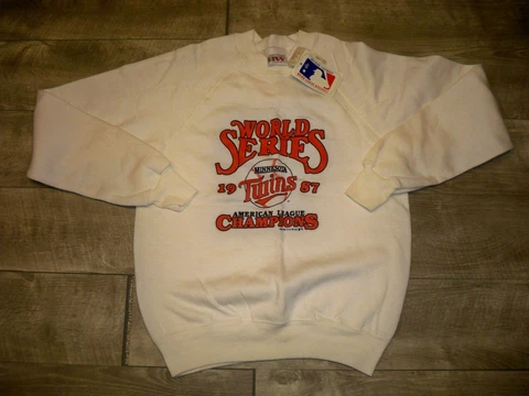 MINNESOTA TWINS World Series Champions 1987 Sweatshirt Size Medium 80's Vintage Cover