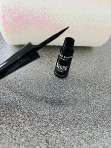 EYELINER LIQUIDE WATERPROOF NOIR PINCEAU ULTRA PRECIS ET SOUPLE - Picture 1 of 2