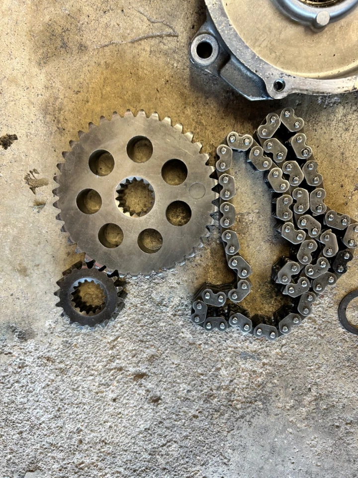 Yamaha vmax 500 1994 piñones 39T cadena 18T Foto 1 de 1