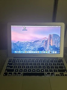 Apple MacBook Air 11" (64GB SSD, Intel Core i5 1st Gen., 1.6GHz, 2GB) Laptop... - Picture 1 of 4