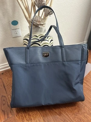 Bolso de Pañales Recién Elegido para Todos los Días Azul Marino Imitación Cuero Bolsillo Aislado Foto 1 de 4