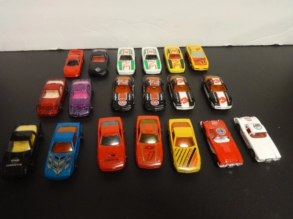 16 винтажных французских литых корветов Majorette масштаба 1:64 почти как новые — отдельно — на выбор - Изображение 1 из 1