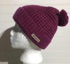 NUEVO SIN ETIQUETAS Columbia Magenta Acrílico Tejido Gofre Puños Pom Gorro Para Mujer O/S - Imagen 1 de 6